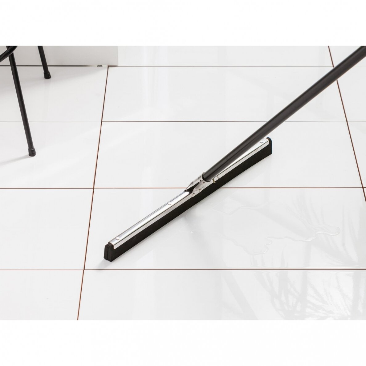 Įrankis grindims valyti 55cm met/gum (24) 3 Įrankis grindims valyti 55cm met/gum (24) 3